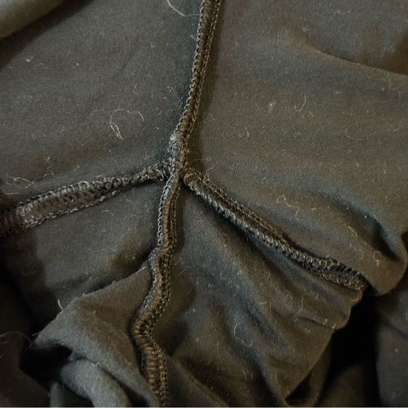 TNA Black Flare Pants

#1238 - Picture 9 of 11